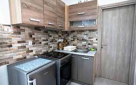 Golden Dolphin Studios&Apartments